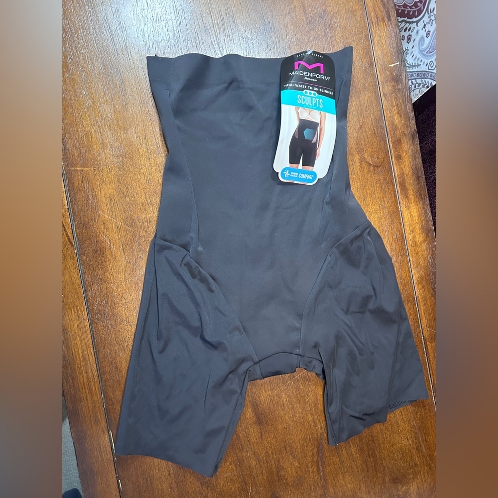 Maidenform Black Sculpting Shapewear